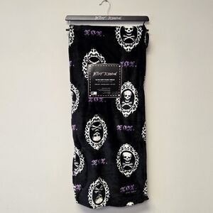 Betsy Johnson Victorian Cameo Skulls Ultra Soft Plush Throw Blanket Black